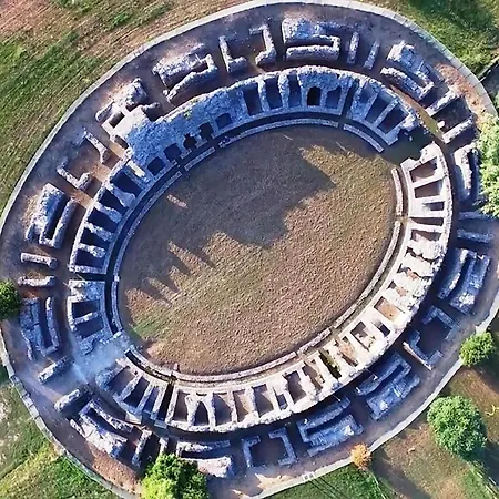 Villa Camilla 10 Pax By Villasretreats Sarzana