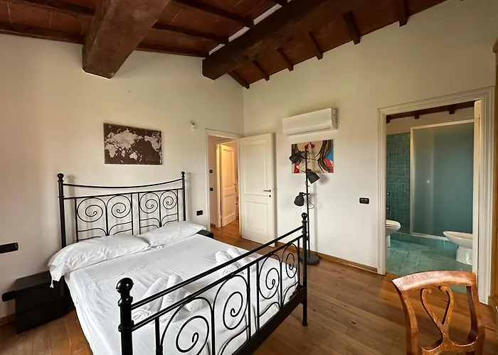 Camilla 10 Pax By Villasretreats Sarzana