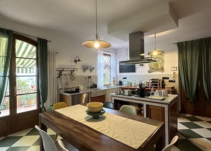 Villa Camilla 10 Pax By Villasretreats Sarzana
