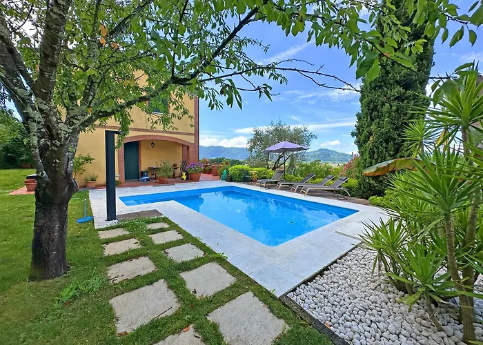 Camilla 10 Pax By Villasretreats Sarzana