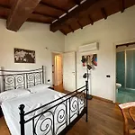 Camilla 10 Pax By Villasretreats Sarzana