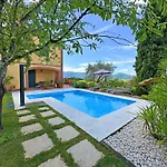 Camilla 10 Pax By Villasretreats Sarzana