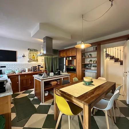 Camilla 10 Pax By Villasretreats Villa Sarzana