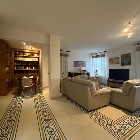 Camilla 10 Pax By Villasretreats * سارزانا