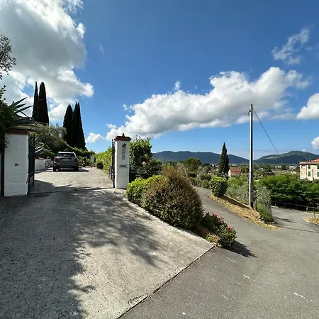 Villa Camilla 10 Pax By Villasretreats Sarzana